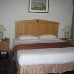 Admiral-Suites-bed