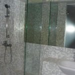 Le-Fenix-Sukhumvit-shower