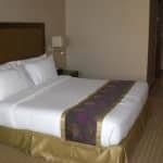 President-Palace-Hotel-bed