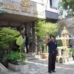 Royal-Asia-Lodge-staff
