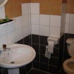 Woraburi-Sukhumvit-Hotel-bathroom