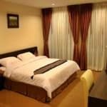 cozy-at-ten-hotelroom