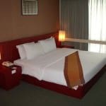 hotel-manhattan-bangkok-bed
