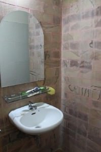 Lone Star Saloon Guesthouse bathroom