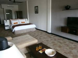 Riverside Suites Phnom Penh room and bed