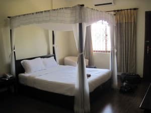 royal inn PP Cambodia room