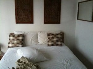 5ive Beach House Hotel Jomtien bed