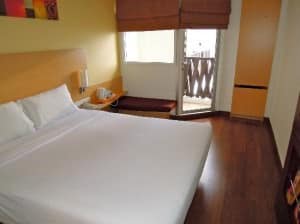 Ibis Pattaya Hotel bedroom