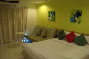 Best Western Pattaya Hotel bed and room