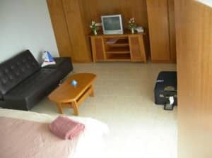 Diamond City Place South Pattaya bed and sofa