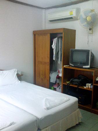 Dome Resort Kata beach Phuket room and beds