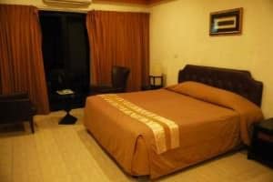 Nova Park Executive Service Apartment bed and room view