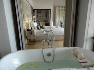 The Shore at Katathani Resort Kata Phuket tub