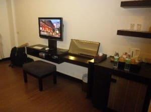 Bamboo House Phuket Hotel TV and mac in room