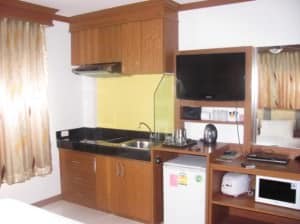 Green Harbor Hotel & Service Apartment Phuket Patong kitchen facilities