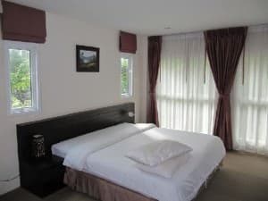 Cozy At Ten Hotel bedroom