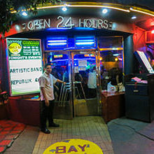LA-Cafe-Manila-Ermita-freelancers