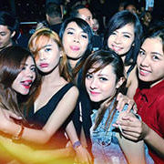 kuta-bargirls-in-bar